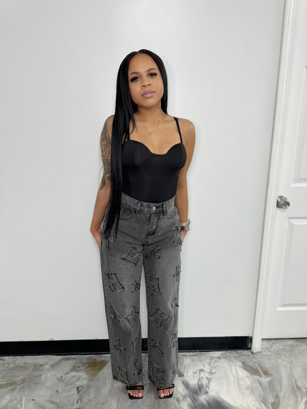 SCULPTURED JEANS ONLY
